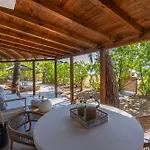 Amouage Boutique Villa
