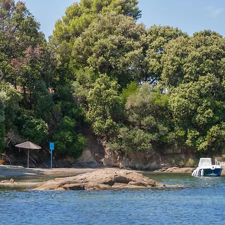 Villa Amouage Boutique Kolios