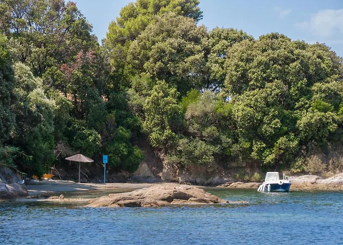 Villa Amouage Boutique Kolios