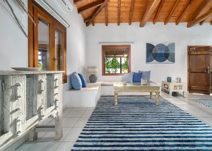 Amouage Boutique Villa *