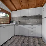 Вилла Amouage Boutique Колиос