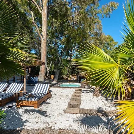 Amouage Boutique Villa *