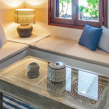 Βίλα Amouage Boutique Κολιός